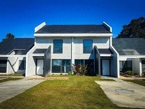 Building Photo - 1827 SW 108th Ln