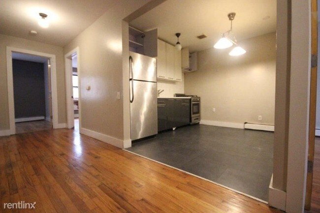 Building Photo - 286 Eldert St