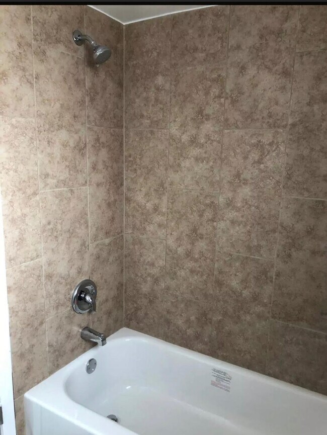 Foto del edificio - 1418 Carol St