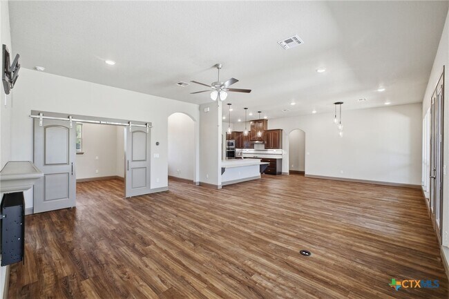 Foto del edificio - 2228 Deer Run Ridge