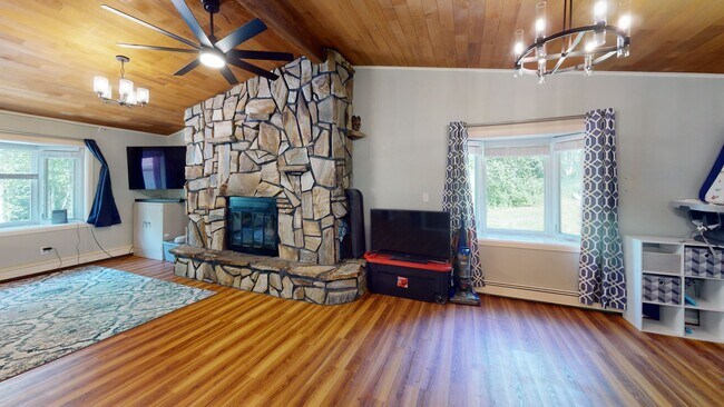 Building Photo - 270 Terrace Dr