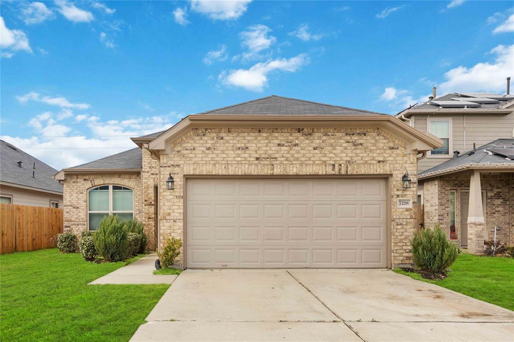Primary Photo - 7218 Victorville Dr