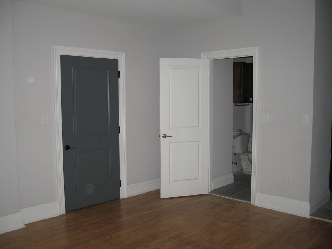 Primary Photo - 3755 Lindell Blvd