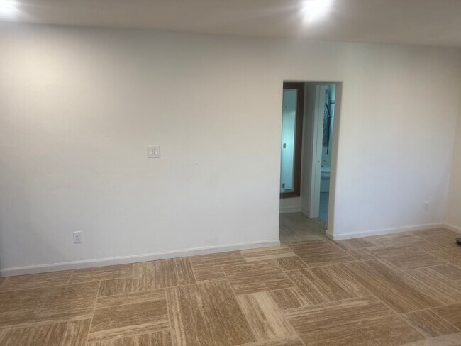 Foto del edificio - 729 E Elder St