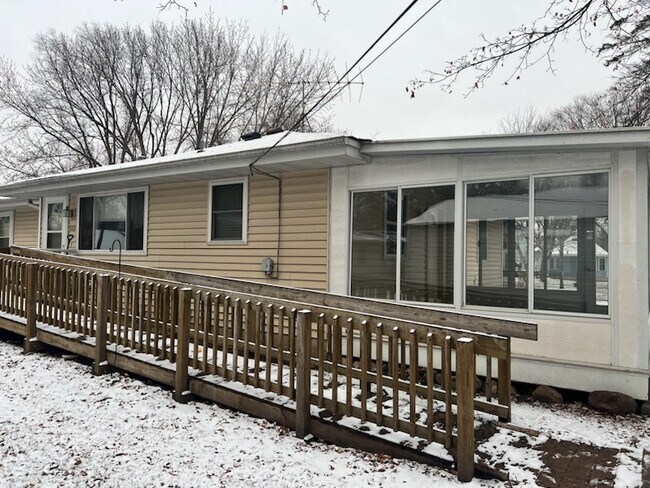 Foto del edificio - 512 Linden St