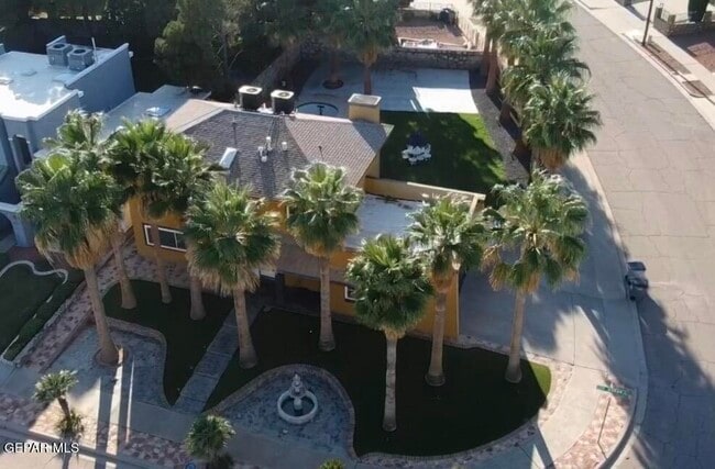 Building Photo - 1933 Gus Moran St