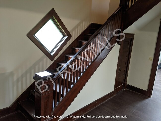 Building Photo - 1410 S Obrien St
