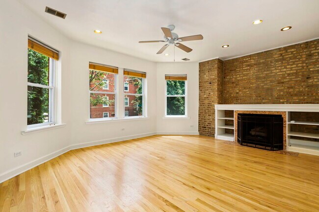 Building Photo - 2730 N Sawyer Ave