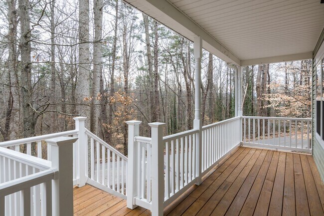 Foto del edificio - Central AVL - Beautiful 3/2 Cape Cod