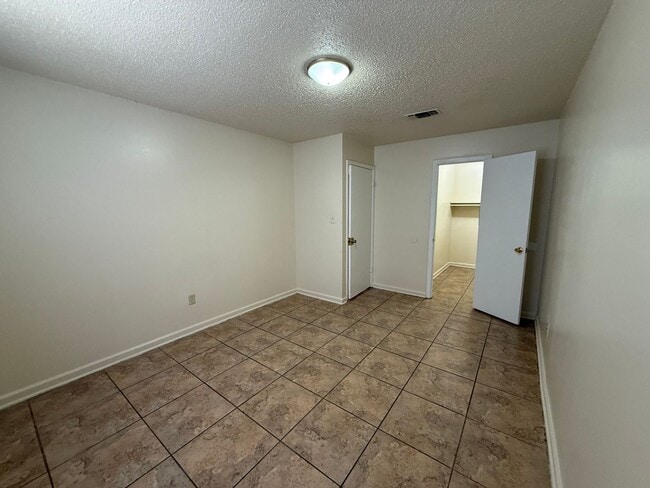 Building Photo - 8656 GSRI Ave