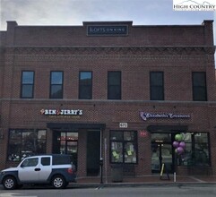 Building Photo - 671 W King St