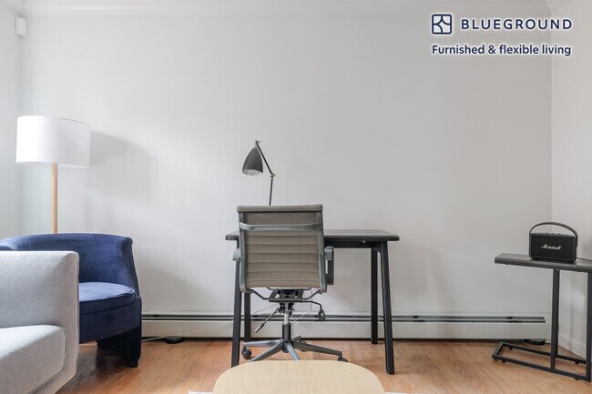 Building Photo - 288 Athens St