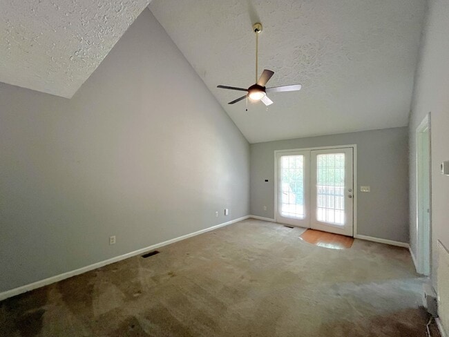 Foto del edificio - Excellent 3 Bedroom 2 Bath Home in West Nashville!