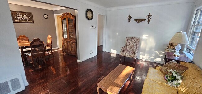 Foto del edificio - 20534 Rosemont Ave