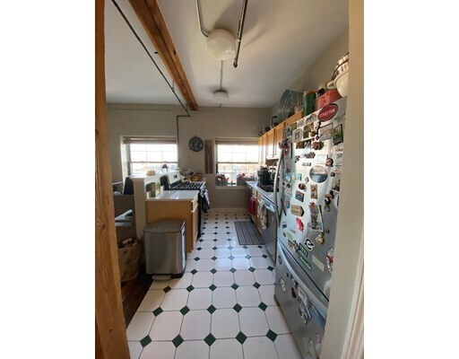 Foto del edificio - 881 E 1st St