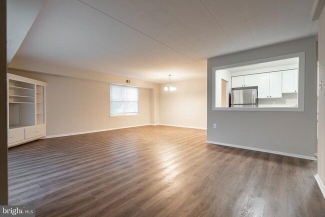 Building Photo - 501 N Bethlehem Pike