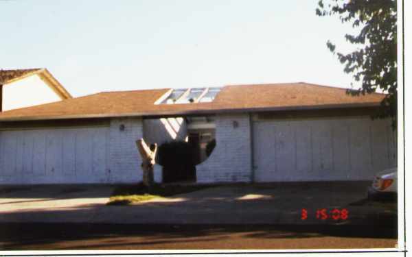 Primary Photo - 116-118 Swain Dr