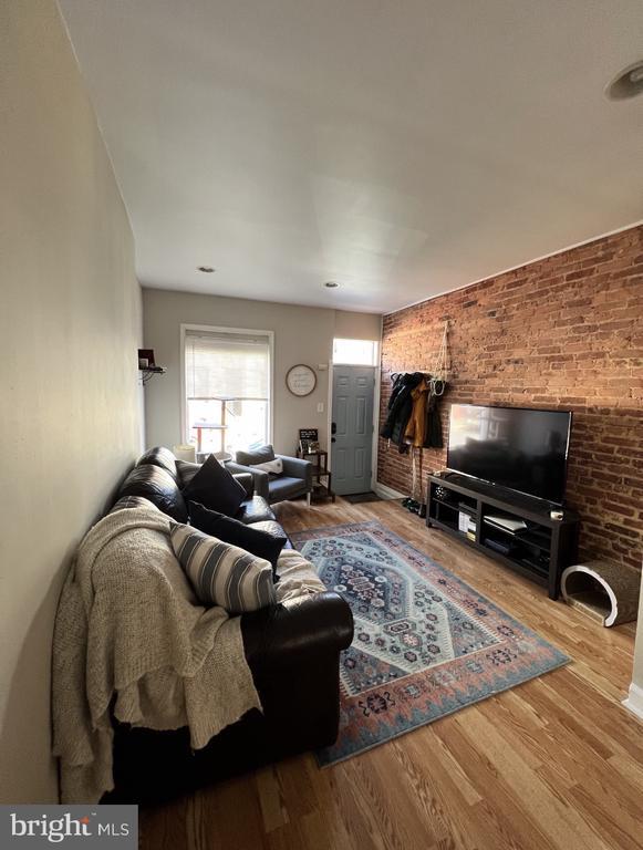 Building Photo - 136 N Curley St