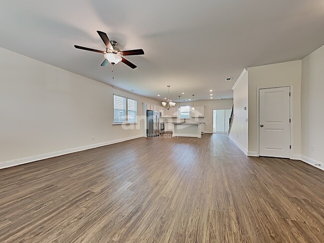Building Photo - 106 Parkside Blvd