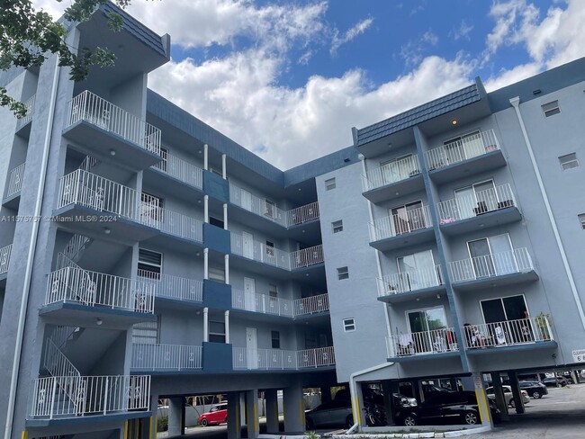 Building Photo - 1655 W 44th Pl