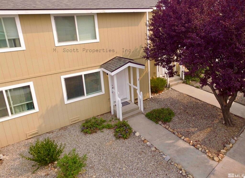 1278 Redwood Cir, Gardnerville, NV 89460 Townhome Rentals in