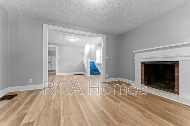Building Photo - 369 S Grand Ave