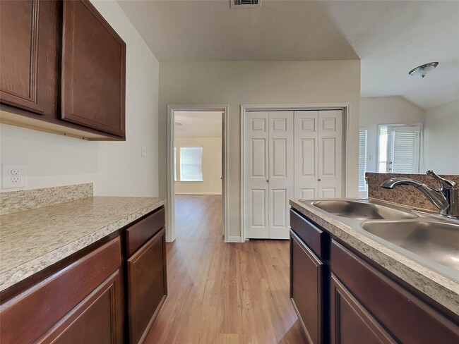 Building Photo - 15739 Regal Trace Ln