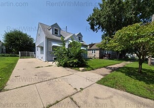Building Photo - 137 Hope Ave