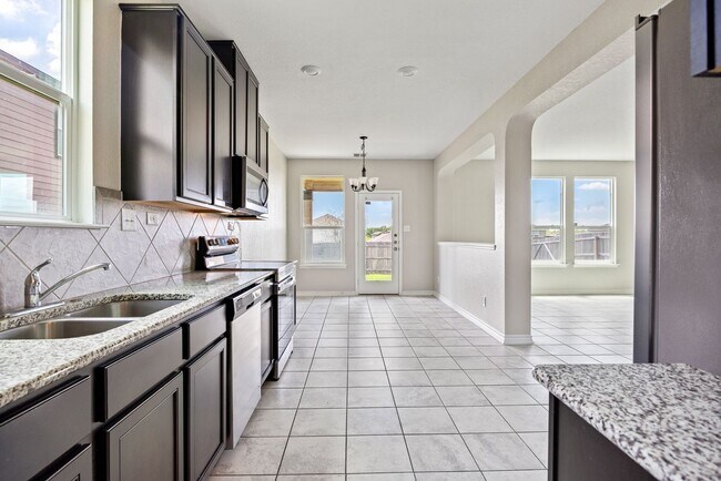 Building Photo - **Winter Special: 4 Weeks Free!!** Charming 3-Bed, 2.5-Bath Home with Modern Upgrades!