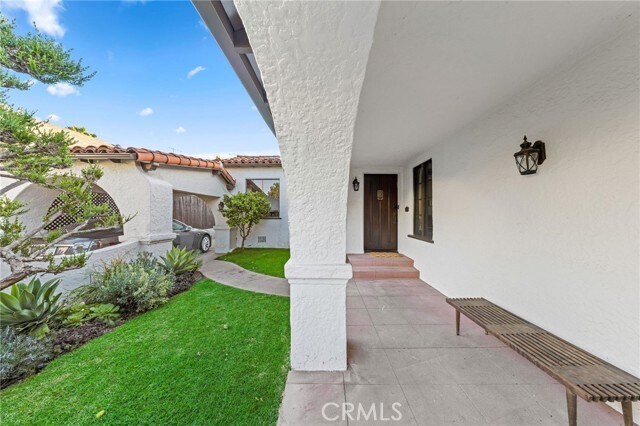 Foto del edificio - 6160 S San Vicente Blvd