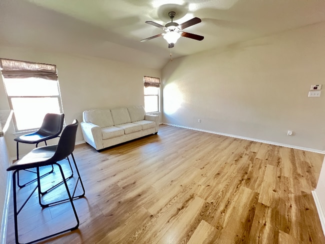Building Photo - 500 Saddlehorn Way