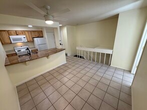 Building Photo - 1065 University Ave