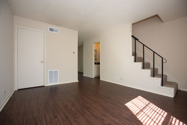 Foto del edificio - 114 E Amherst Dr