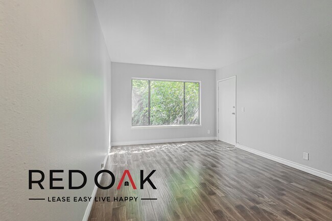 Foto del edificio - Incredible, Sun-Srenched One Bedroom with ...