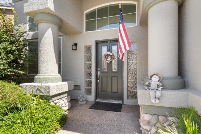 Building Photo - 9065 Pebble Spring Ct