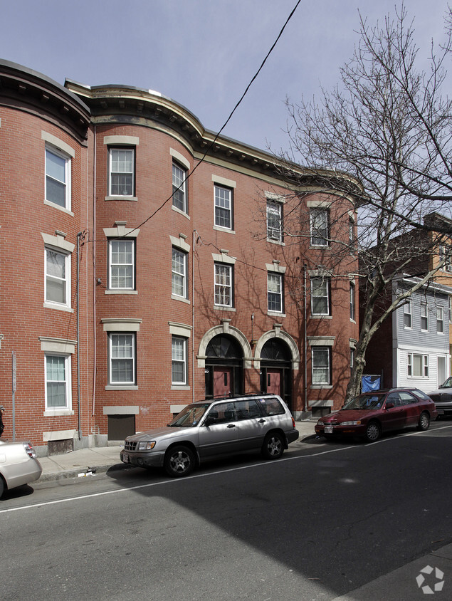 Primary Photo - 16-18 Grove St