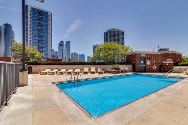 Foto del edificio - 600 N Kingsbury St