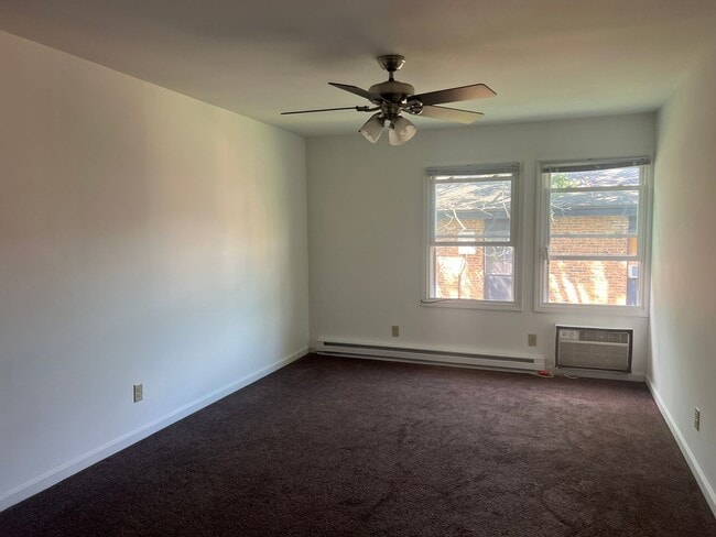 Foto del edificio - 920 Greenbrier Rd