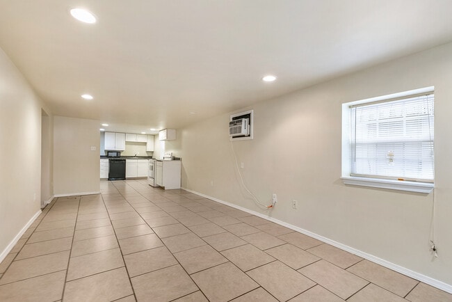Living Room - 312 Homedale St