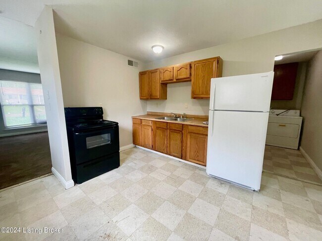 Building Photo - 5304 Regent Way