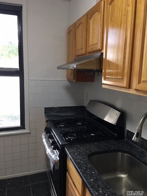 Building Photo - 151-25-151-34 34th Ave