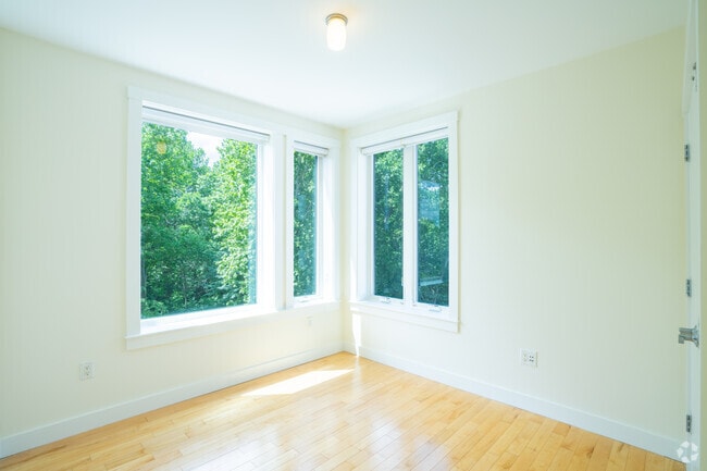 3 BR, 2 BA - Bedroom - 1218SF - 603 Concord