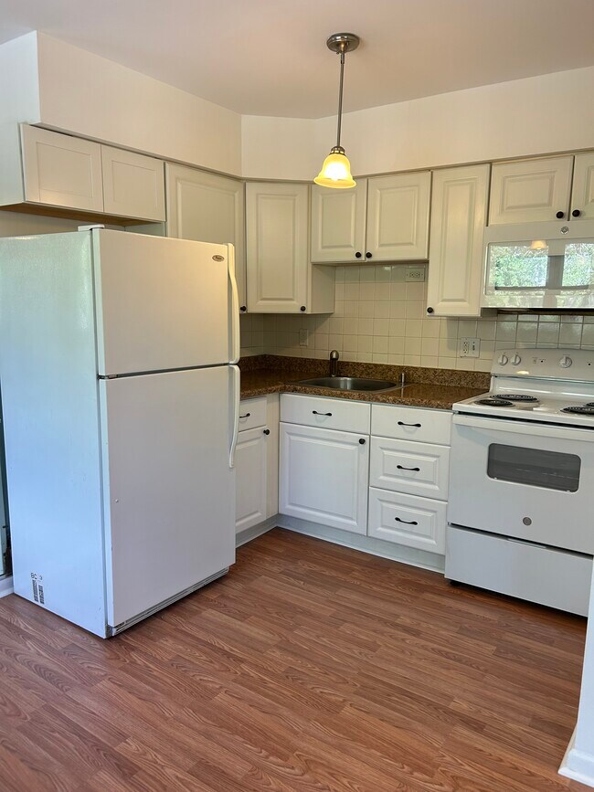 335 E Lancaster Ave Unit C21, Downingtown, PA 19335 Condo for Rent in