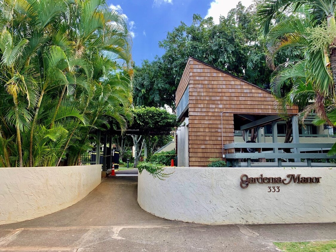 Primary Photo - Upgraded 3 bed 2 bath condo in Kailua Town...
