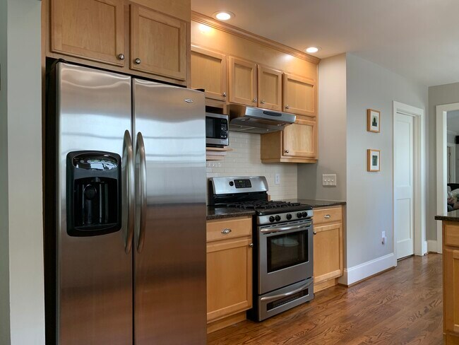 Foto del edificio - 232 Greenwood Cir