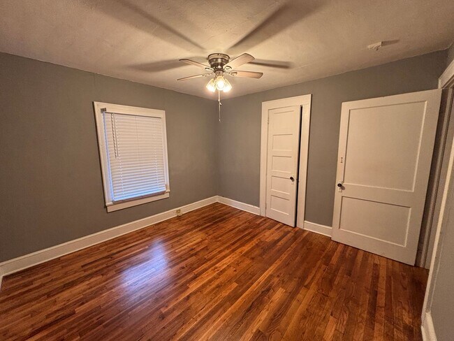 Foto del edificio - 3 Bedrooms- 1 Bathroom- House in East Rome!