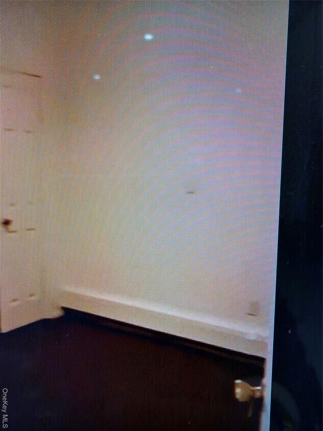 Building Photo - 605 Hegeman Ave