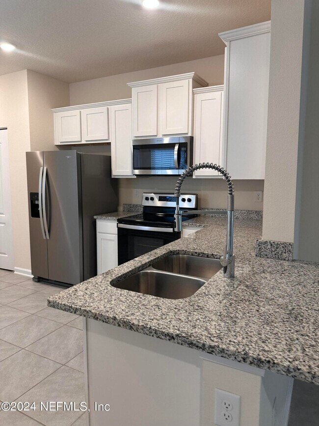 Foto del edificio - 71 Tahiti Shrs Ct