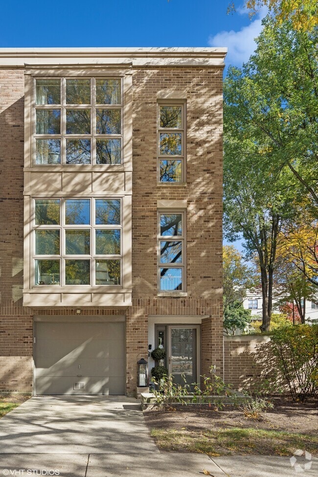 Building Photo - 2301 N Wayne Ave