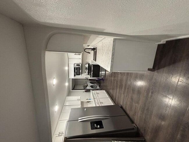 Building Photo - 138 E Hannum St